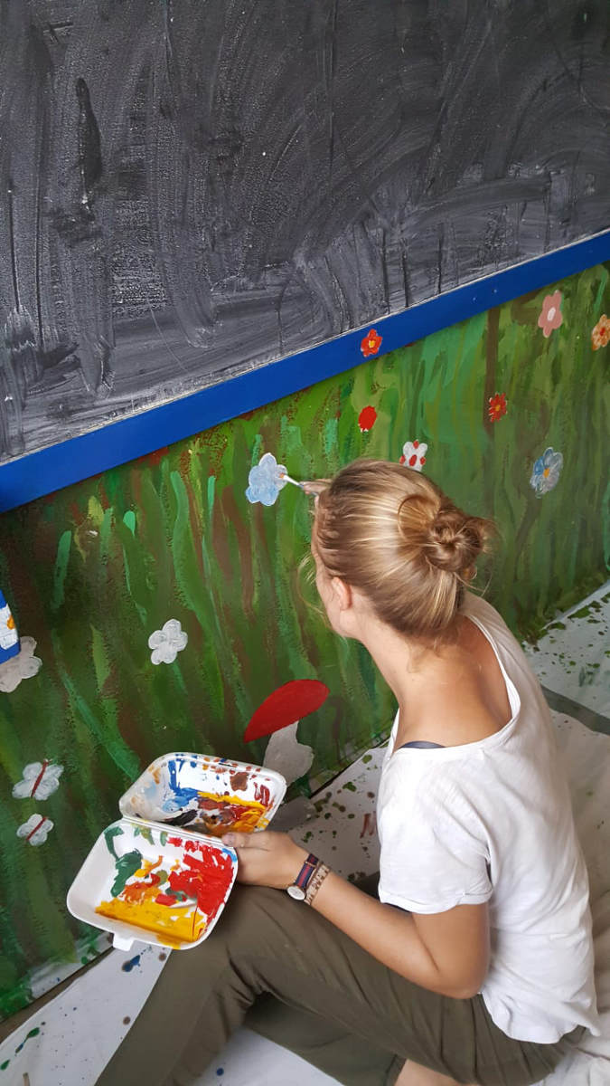 Langsam entsteht eine bunte Blumenwiese. Langsam entsteht eine bunte Blumenwiese.