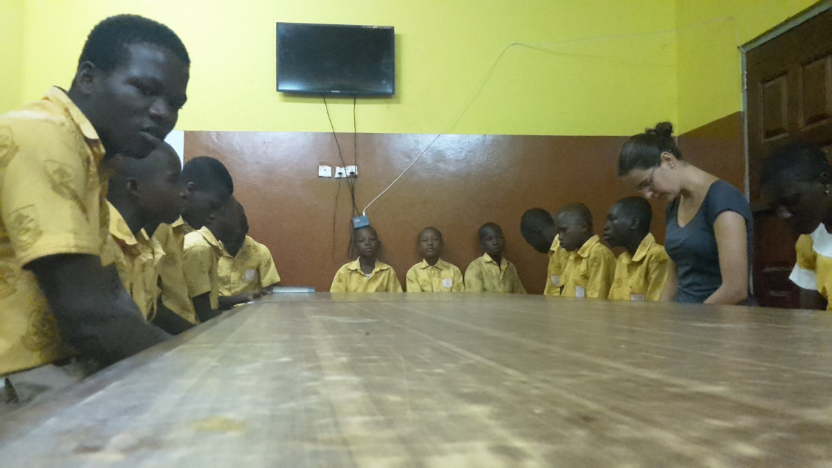 Vor jeder Mahlzeit wird gemeinsam gebetet. 08.jpg